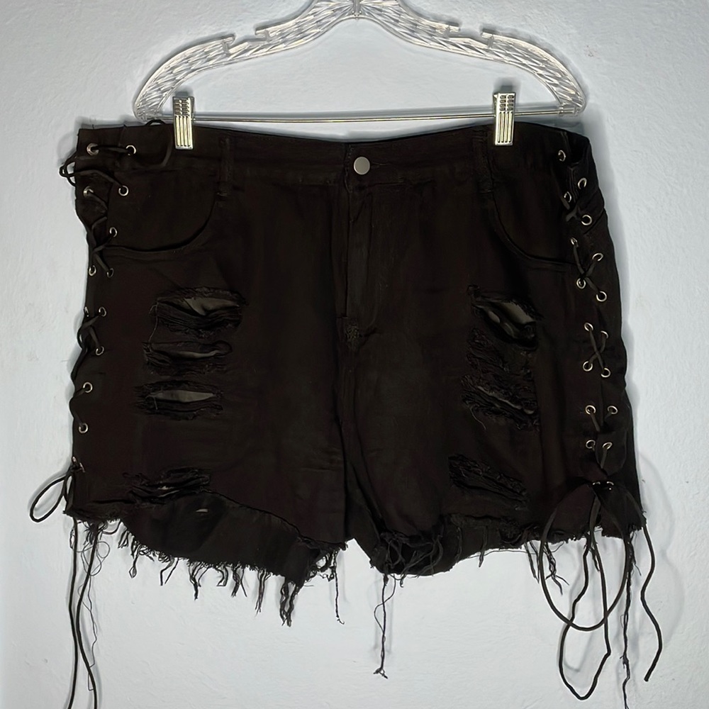 Size 3x SHEIN distressed black lace up shorts